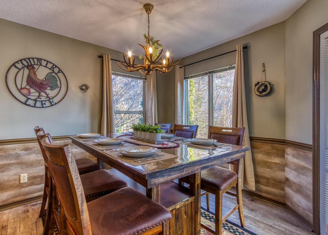 3 Decks, Mtn Views! Tree Tops By Honeybearcabins - Luxury Rain Showers, 3 King Suites, Xl Hottub, Fireplace, Bear Sightings Gatlinburg Zewnętrze zdjęcie