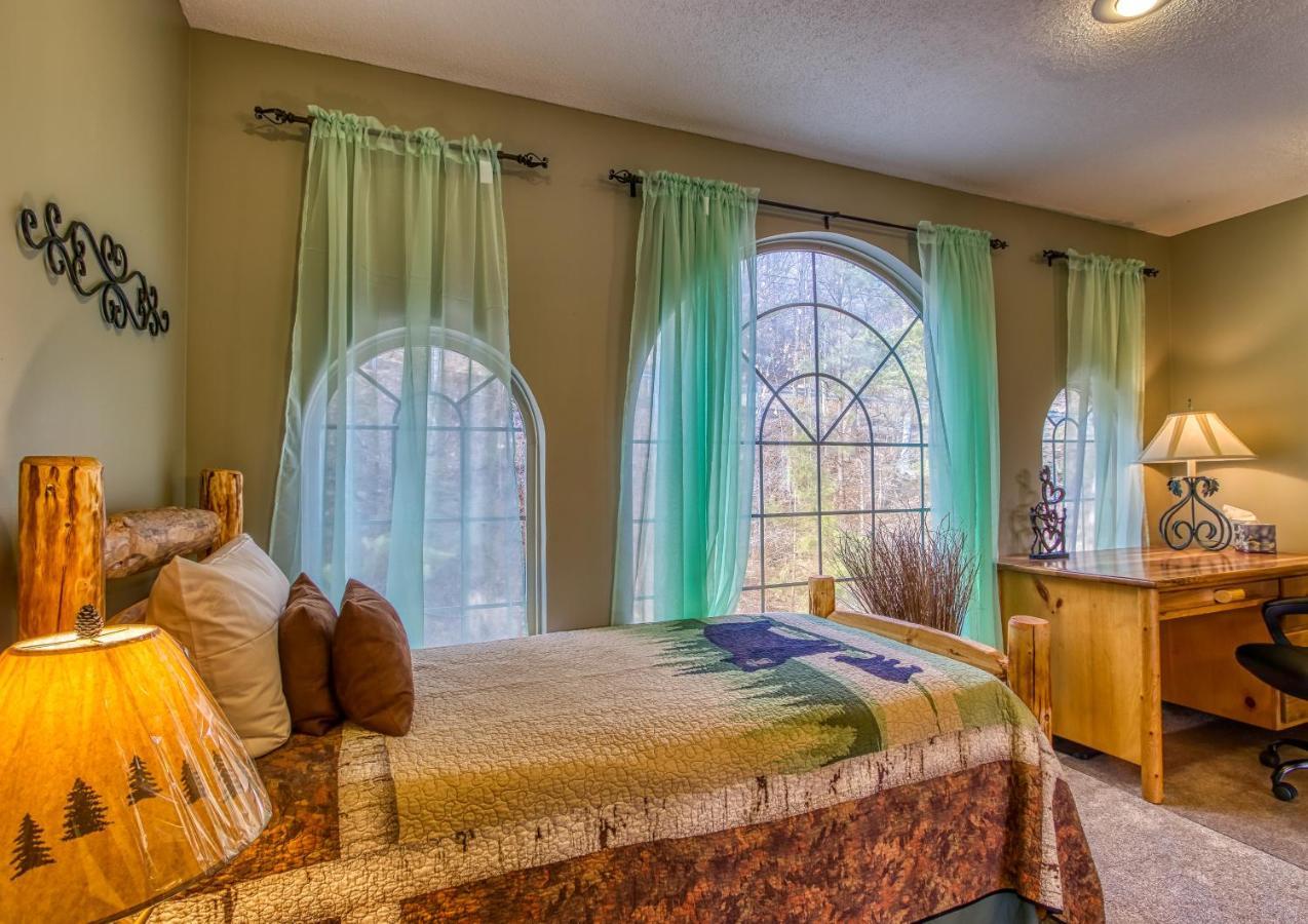 3 Decks, Mtn Views! Tree Tops By Honeybearcabins - Luxury Rain Showers, 3 King Suites, Xl Hottub, Fireplace, Bear Sightings Gatlinburg Zewnętrze zdjęcie