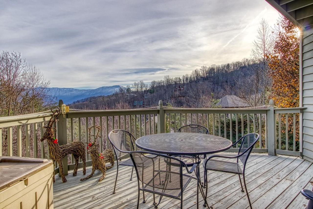 3 Decks, Mtn Views! Tree Tops By Honeybearcabins - Luxury Rain Showers, 3 King Suites, Xl Hottub, Fireplace, Bear Sightings Gatlinburg Zewnętrze zdjęcie