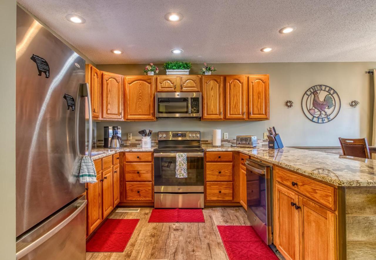3 Decks, Mtn Views! Tree Tops By Honeybearcabins - Luxury Rain Showers, 3 King Suites, Xl Hottub, Fireplace, Bear Sightings Gatlinburg Zewnętrze zdjęcie