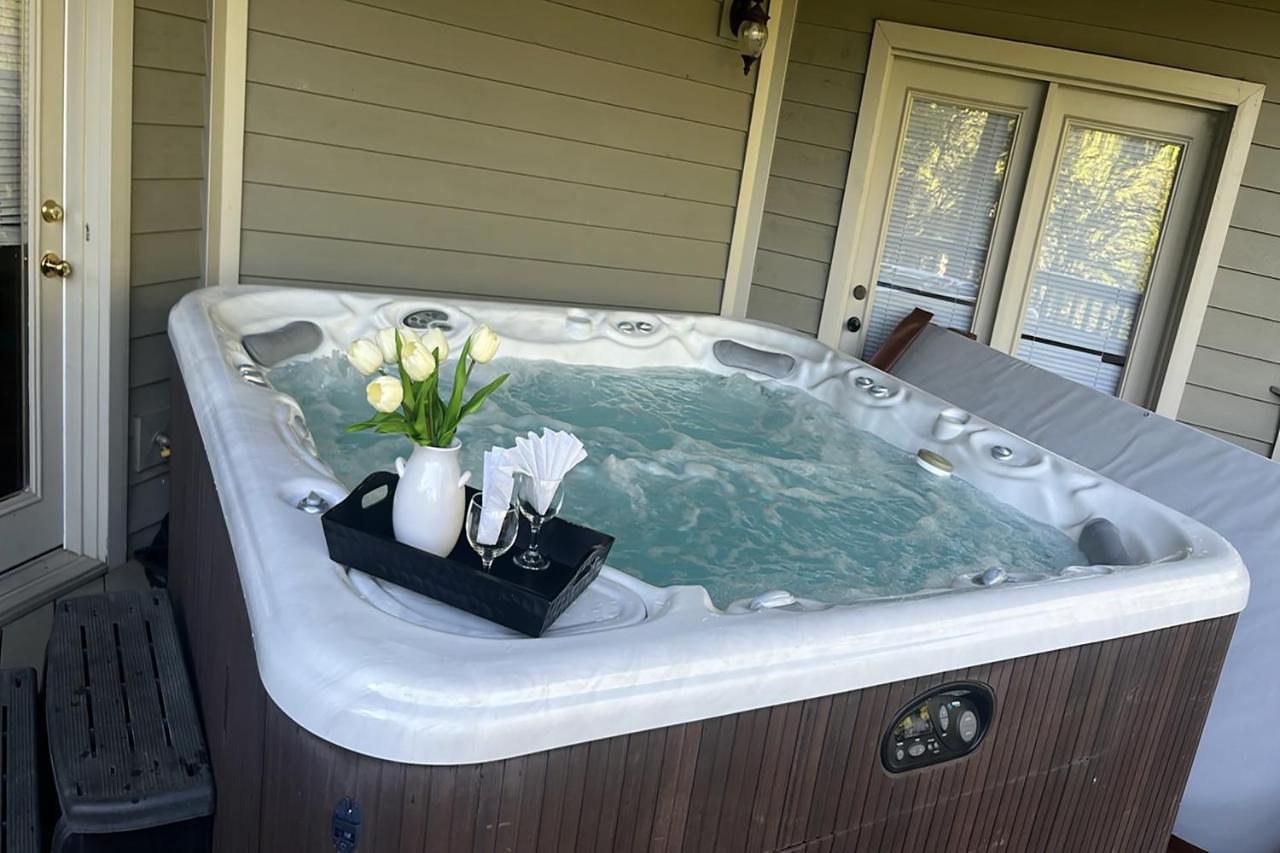 3 Decks, Mtn Views! Tree Tops By Honeybearcabins - Luxury Rain Showers, 3 King Suites, Xl Hottub, Fireplace, Bear Sightings Gatlinburg Zewnętrze zdjęcie