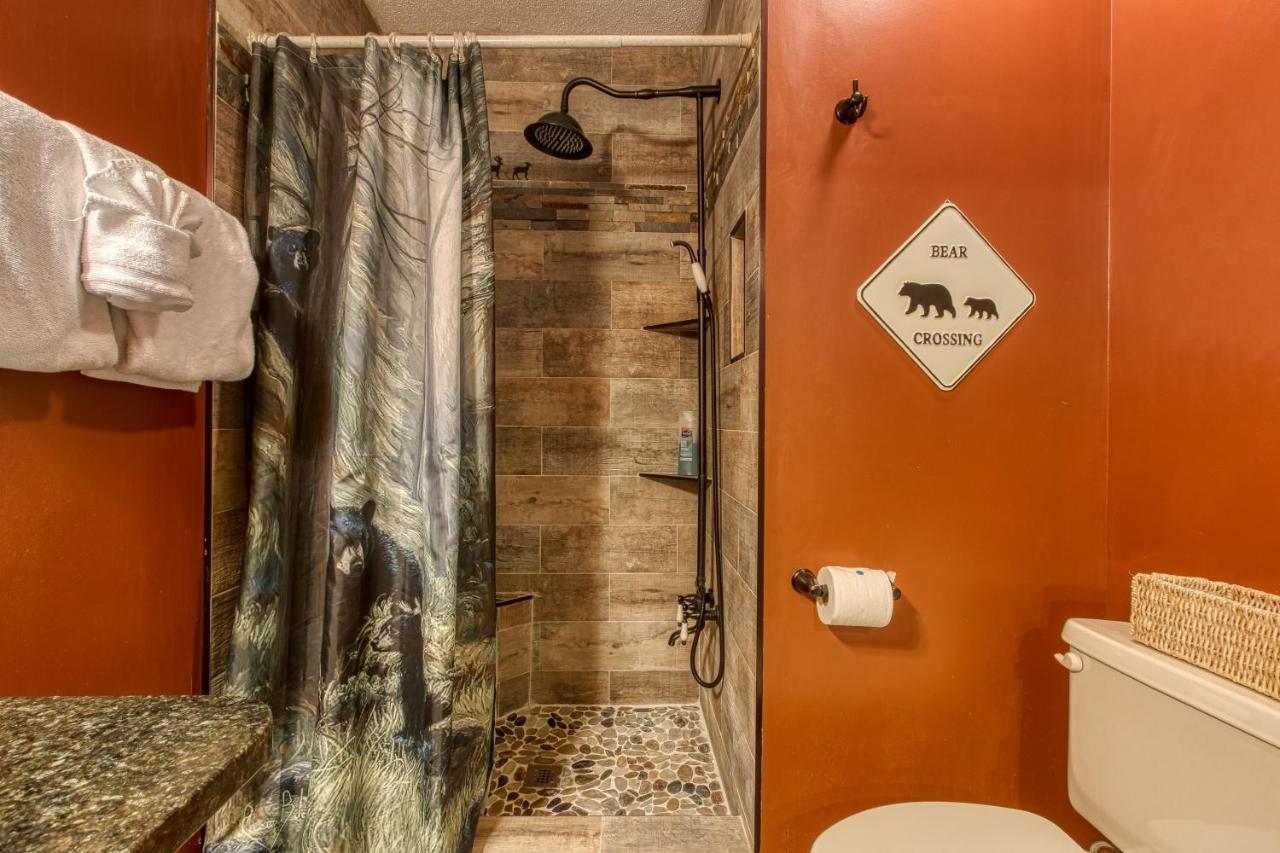 3 Decks, Mtn Views! Tree Tops By Honeybearcabins - Luxury Rain Showers, 3 King Suites, Xl Hottub, Fireplace, Bear Sightings Gatlinburg Zewnętrze zdjęcie
